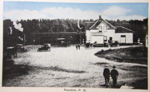 train - gare Rawdon avec voitures, chevaux